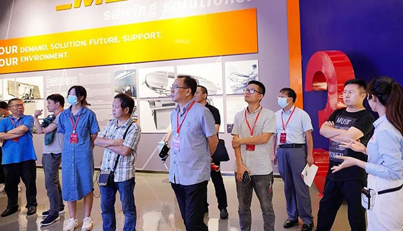 全國媒體“大咖”麗水行采風活動走進鋸博物館